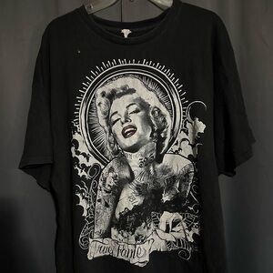 Marilyn Monroe graphic tee
